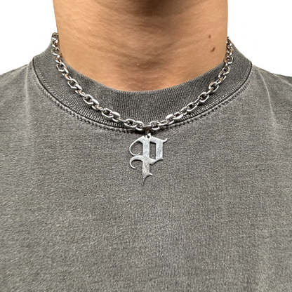 COLLIER AVEC LOGO P